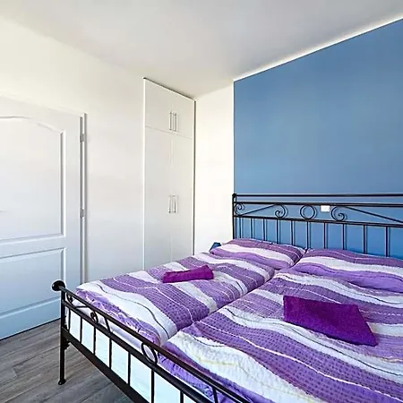 Foster Hostel *